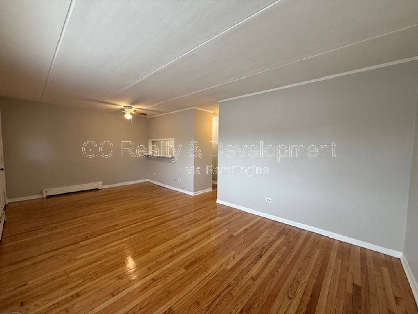 *** 2 BDRM / PET FRIENDLY / ONLY PAY ELECTRIC / 2 PARKING SPOTS *** property image