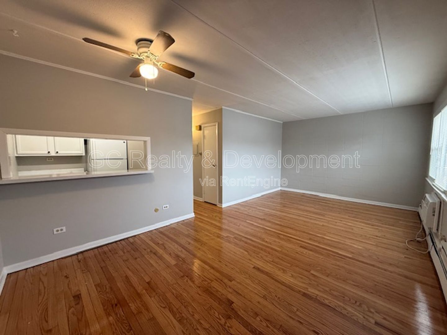 *** 2 BDRM / PET FRIENDLY / ONLY PAY ELECTRIC / 2 PARKING SPOTS *** property image