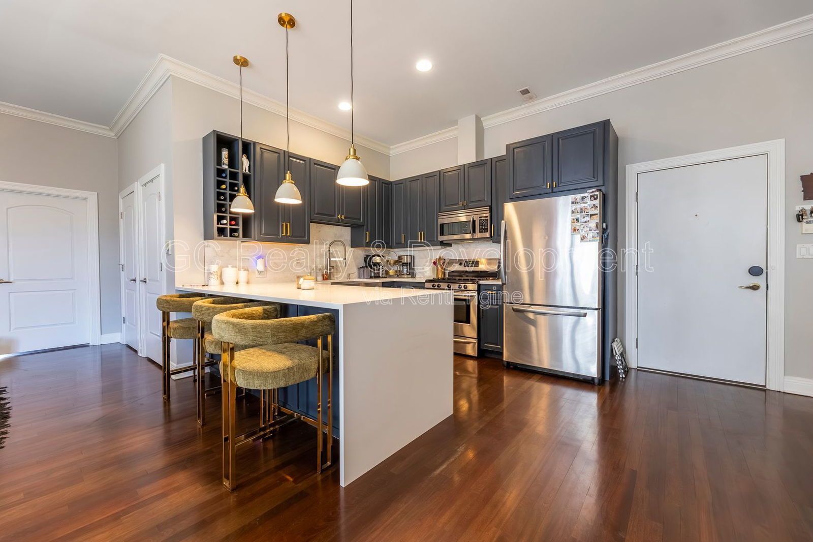 *** UKRAINIAN VILLAGE / 3 BDRM - 2 BTH / 1500+ SQFT / LUXURIOUS BALCONYS / HEATED GARAGE *** property image