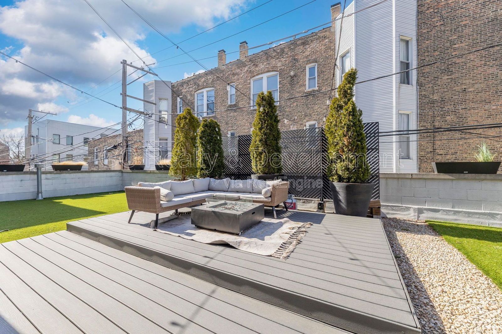 *** UKRAINIAN VILLAGE / 3 BDRM - 2 BTH / 1500+ SQFT / LUXURIOUS BALCONYS / HEATED GARAGE *** property image