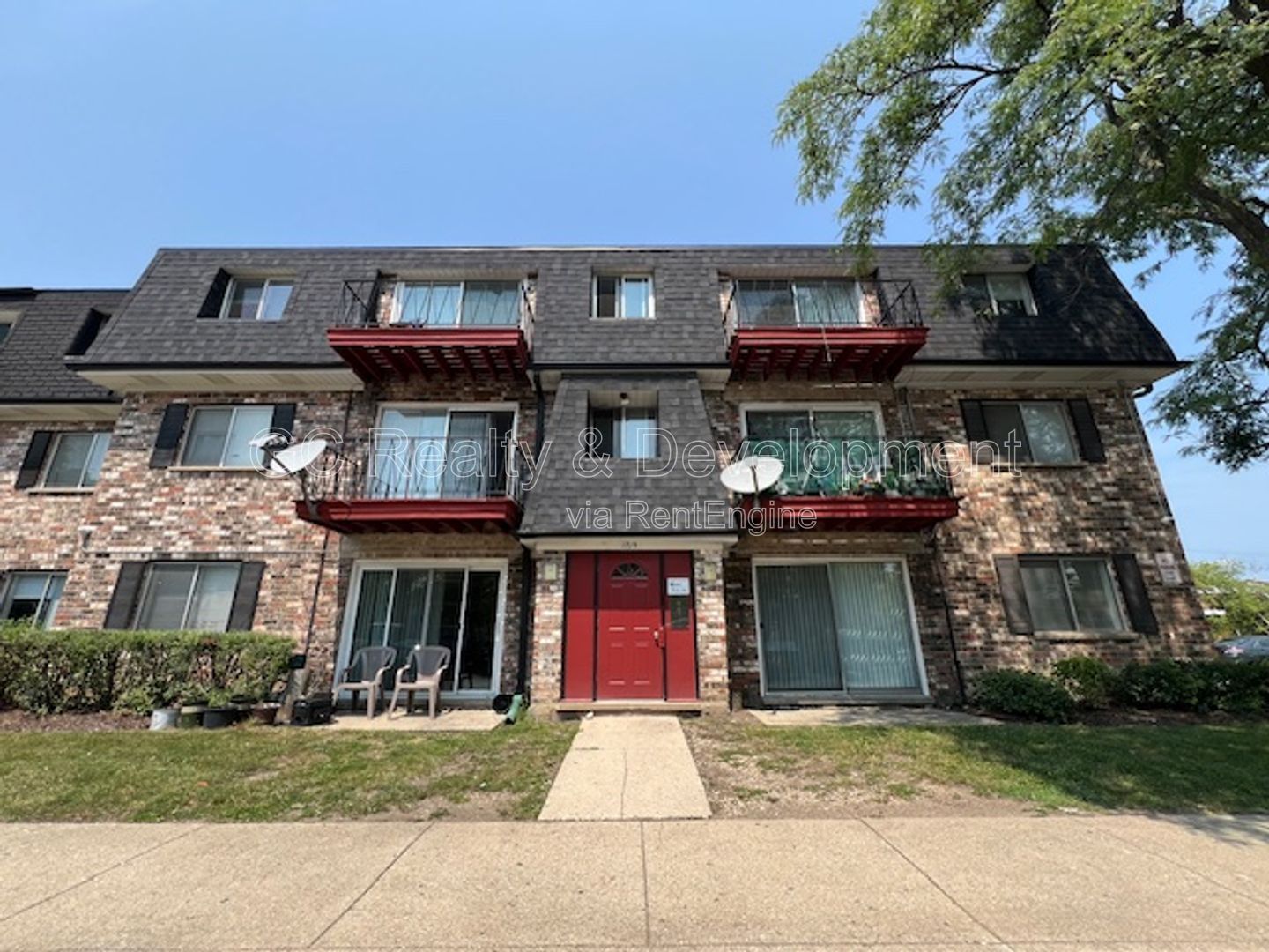 *** 2 BDRM / 2 PARKING SPOTS / STORAGE UNIT / CENTRAL AC / ONLY PAY ELECTRIC *** property image