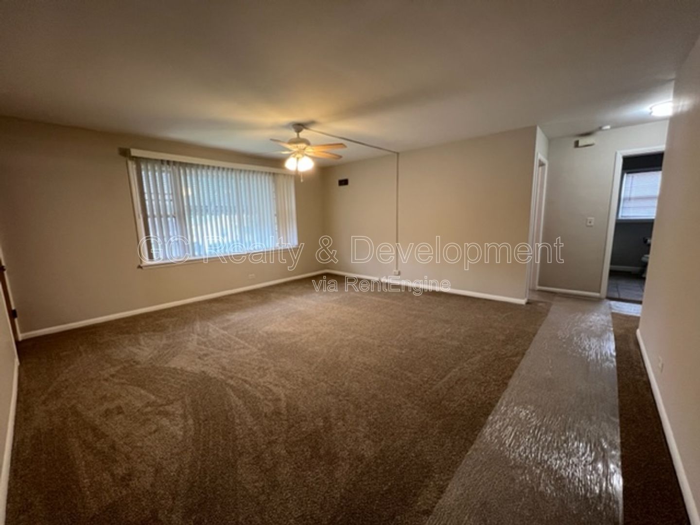 *** UPDATED / 2 BDRM - 1 BTH / APPL INCL / NEW CARPET / FRESH PAINT / LAUNDRY IN UNIT *** property image
