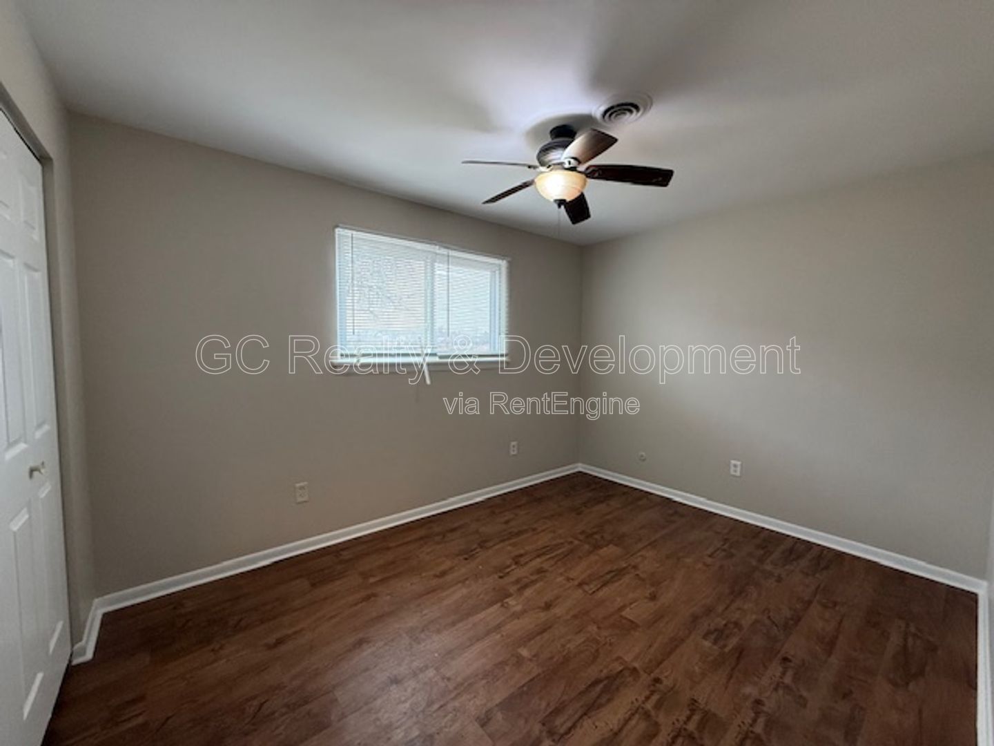 *** 2 BDRM - 1 BTH / IN UNIT LAUNDRY / PARKING INCL / CENTRAL AC *** property image