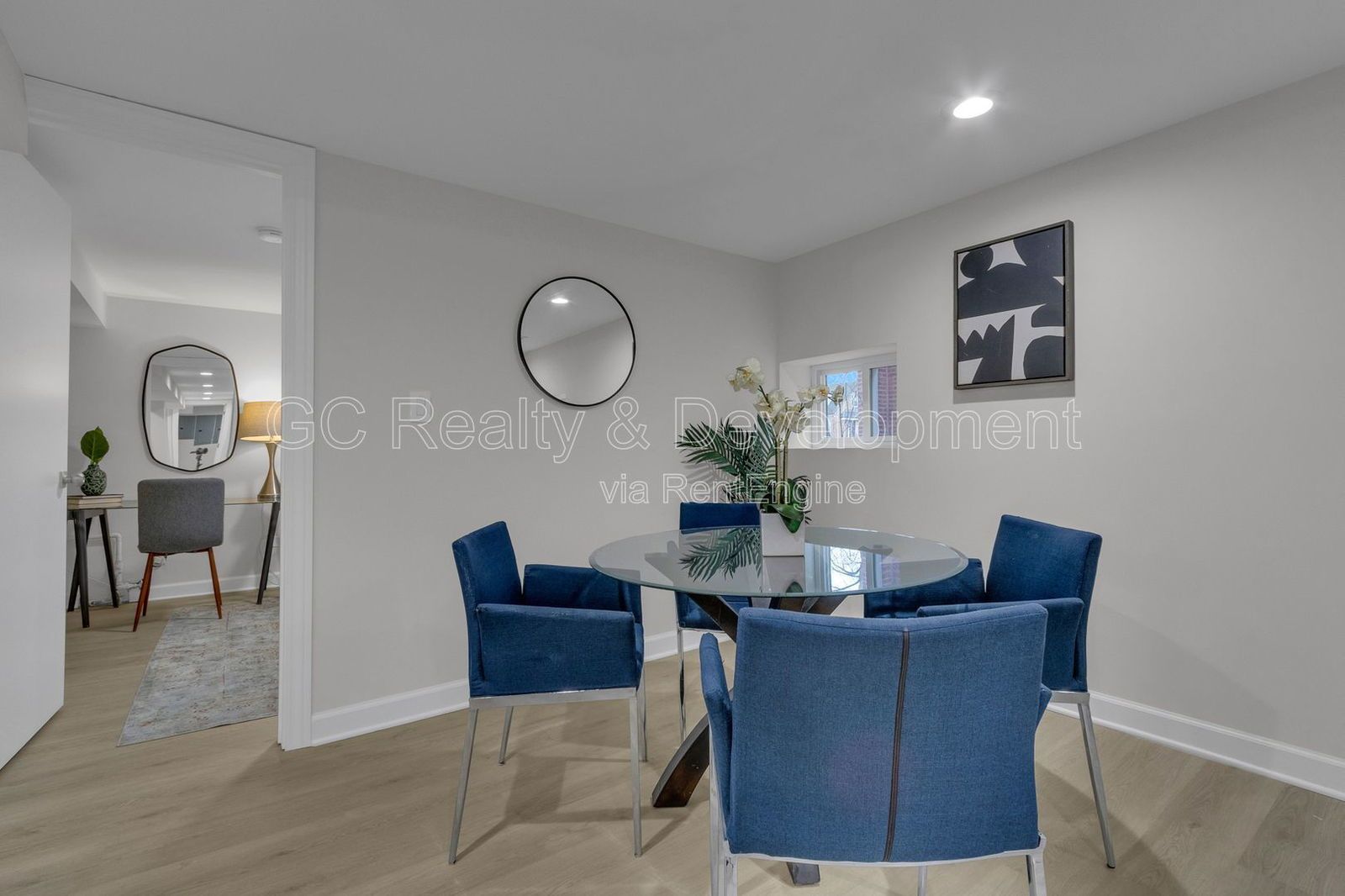 *** RECENTLY UPDATED / GARDEN UNIT / 2 BDRM / PARKING INCL / FLAT UTILITY FEE / FREE LAUNDRY ON SITE *** property image