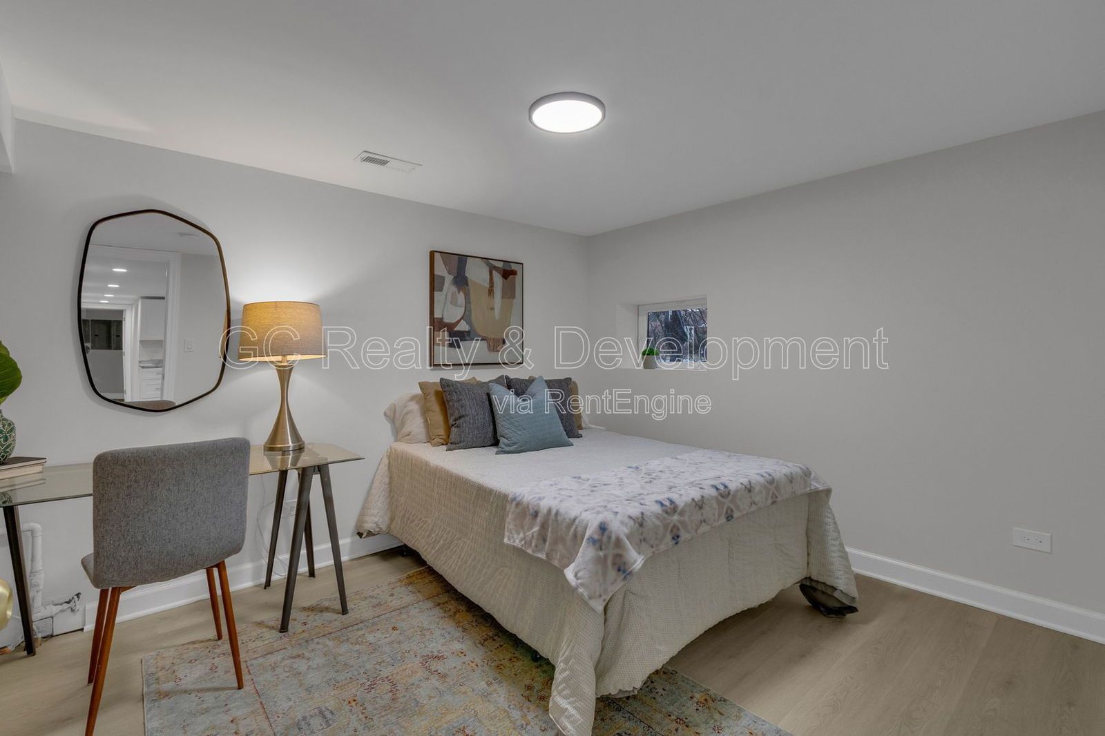 *** RECENTLY UPDATED / GARDEN UNIT / 2 BDRM / PARKING INCL / FLAT UTILITY FEE / FREE LAUNDRY ON SITE *** property image