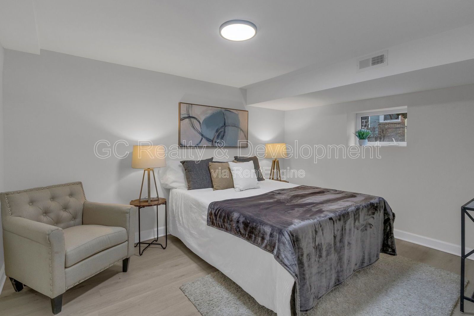 *** RECENTLY UPDATED / GARDEN UNIT / 2 BDRM / PARKING INCL / FLAT UTILITY FEE / FREE LAUNDRY ON SITE *** property image