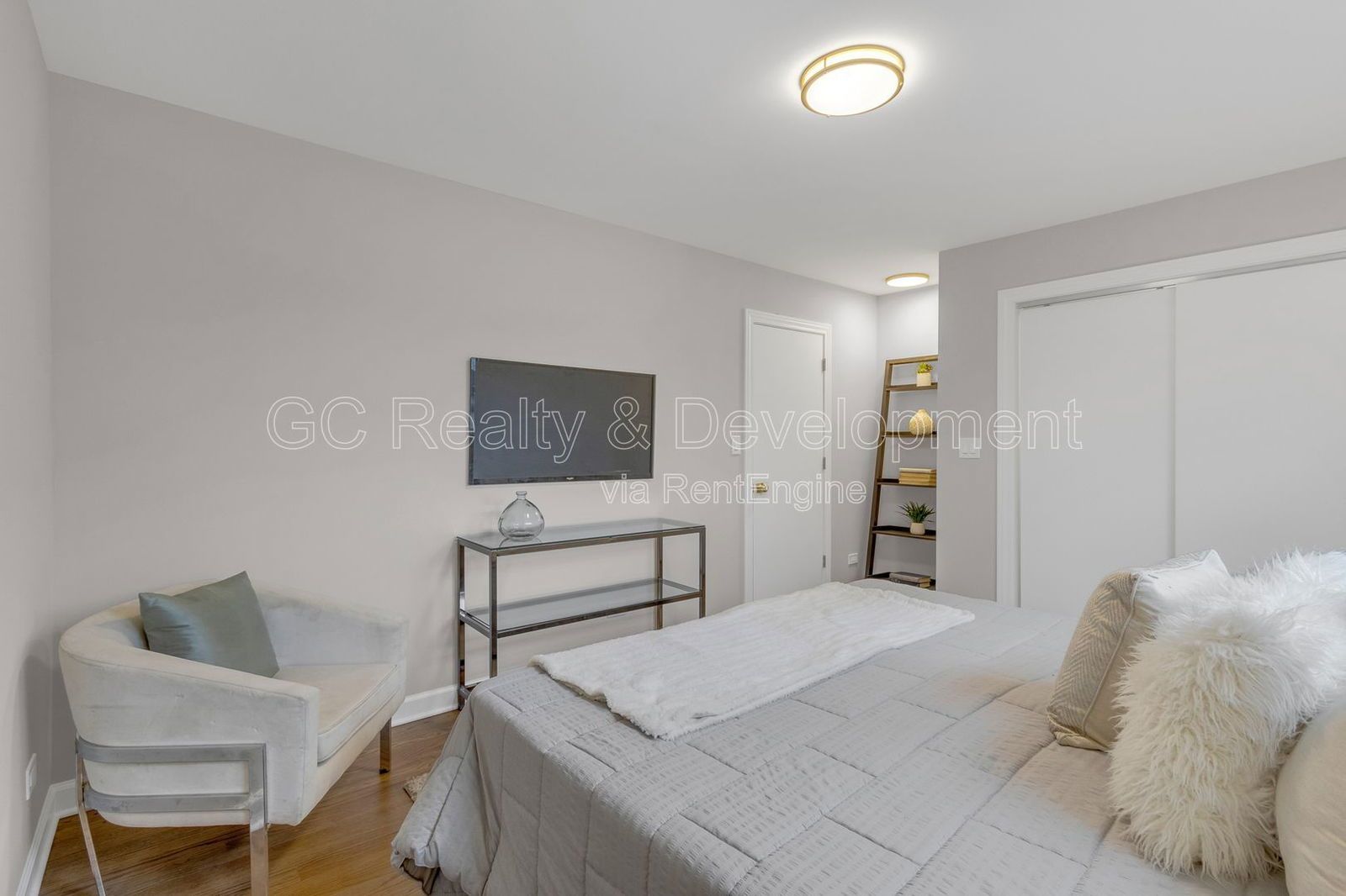 *** WEST RIDGE / UPDATED THROUGHOUT / FLAT RATE UTILITY FEE / FREE LAUNDRY ON SITE / PARKING INCL *** property image