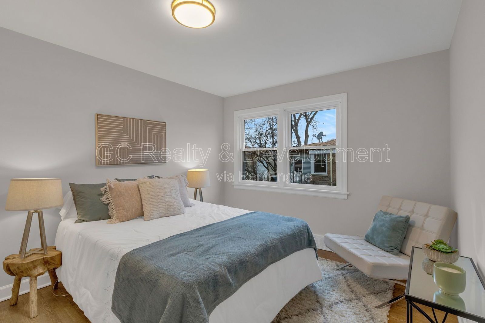 *** WEST RIDGE / UPDATED THROUGHOUT / FLAT RATE UTILITY FEE / FREE LAUNDRY ON SITE / PARKING INCL *** property image