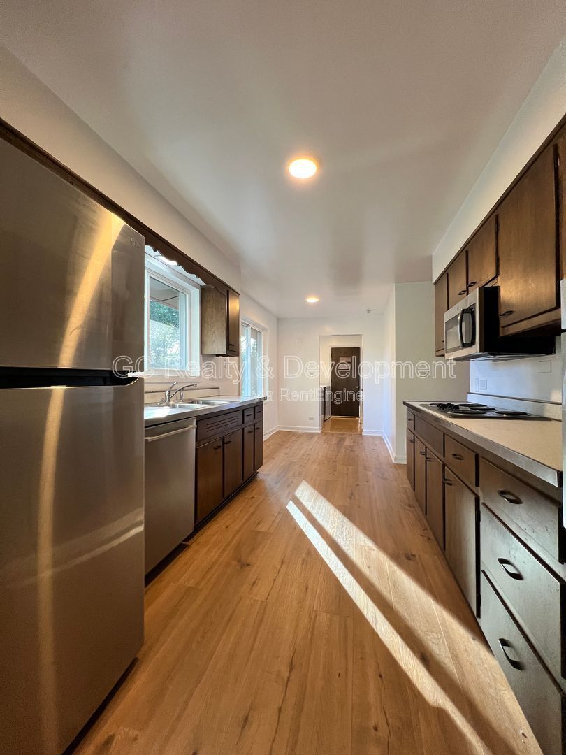 ***  COMING SOON 4/15/26! / 1/2 ACRE LOT / HUGE LIVABLE BASEMENT / STAINLESS APPL / 3BDRM-2BTH *** property image