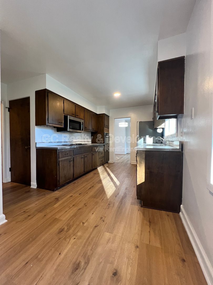 ***  COMING SOON 4/15/26! / 1/2 ACRE LOT / HUGE LIVABLE BASEMENT / STAINLESS APPL / 3BDRM-2BTH *** property image