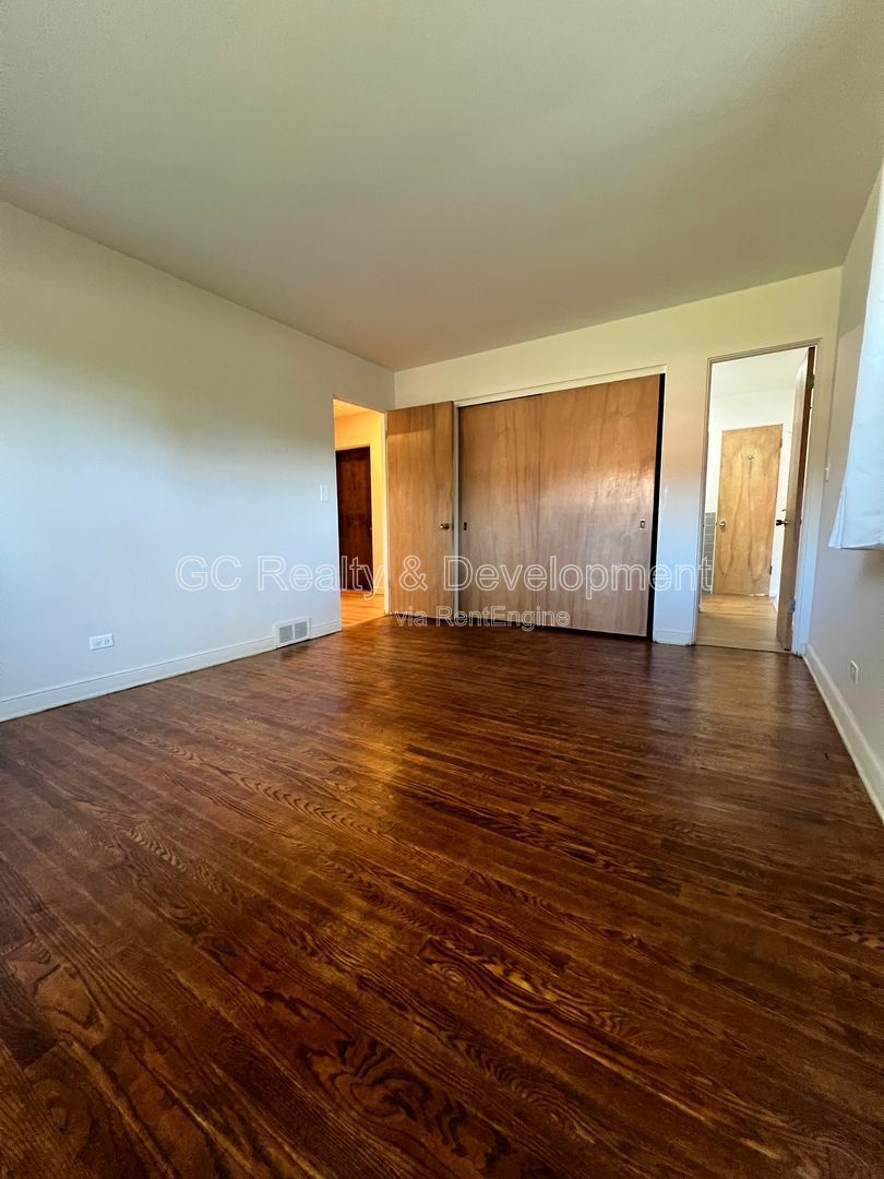 ***  COMING SOON 4/15/26! / 1/2 ACRE LOT / HUGE LIVABLE BASEMENT / STAINLESS APPL / 3BDRM-2BTH *** property image