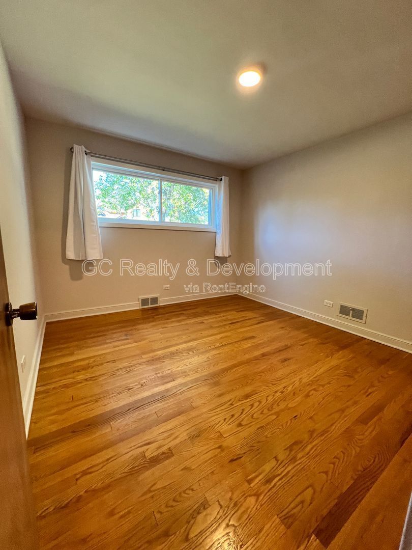 ***  COMING SOON 4/15/26! / 1/2 ACRE LOT / HUGE LIVABLE BASEMENT / STAINLESS APPL / 3BDRM-2BTH *** property image