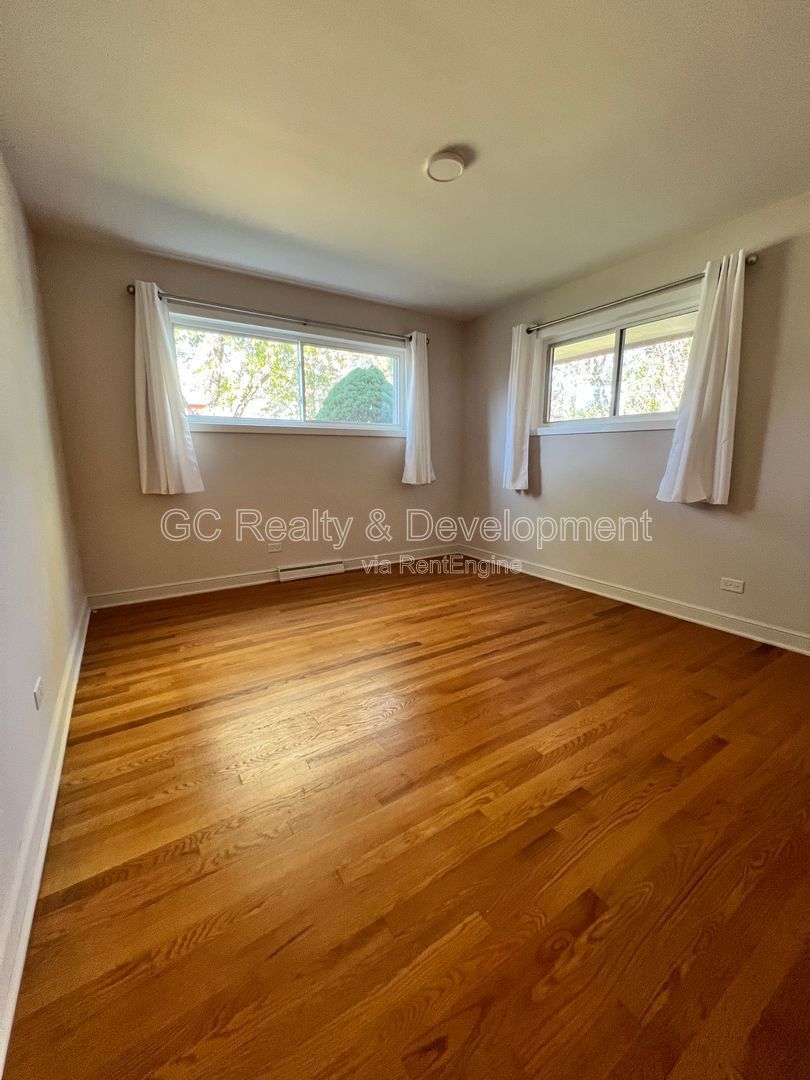 ***  COMING SOON 4/15/26! / 1/2 ACRE LOT / HUGE LIVABLE BASEMENT / STAINLESS APPL / 3BDRM-2BTH *** property image