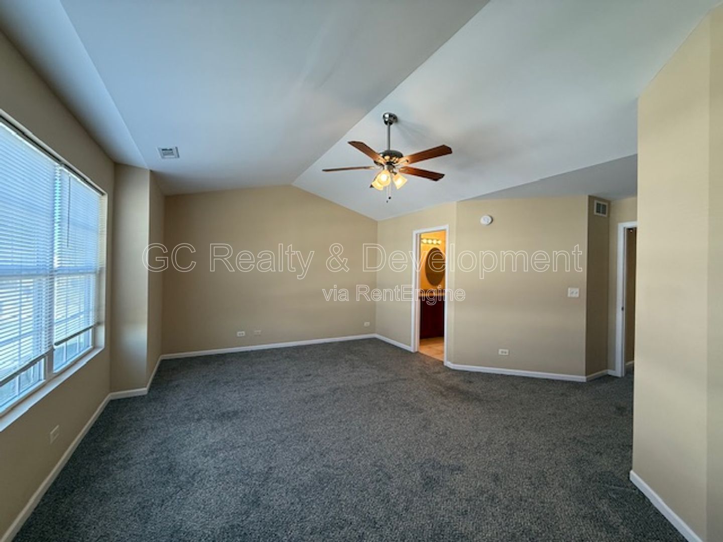 *** 3 BDRM - 2.5 BTH / RECENTLY UPDATED / ATTACHED GARAGE / LRG CLOSETS / PET FRIENDLY *** property image