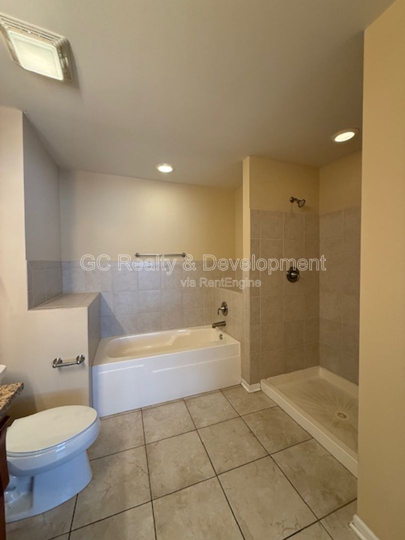 *** 3 BDRM - 2.5 BTH / RECENTLY UPDATED / ATTACHED GARAGE / LRG CLOSETS / PET FRIENDLY *** property image