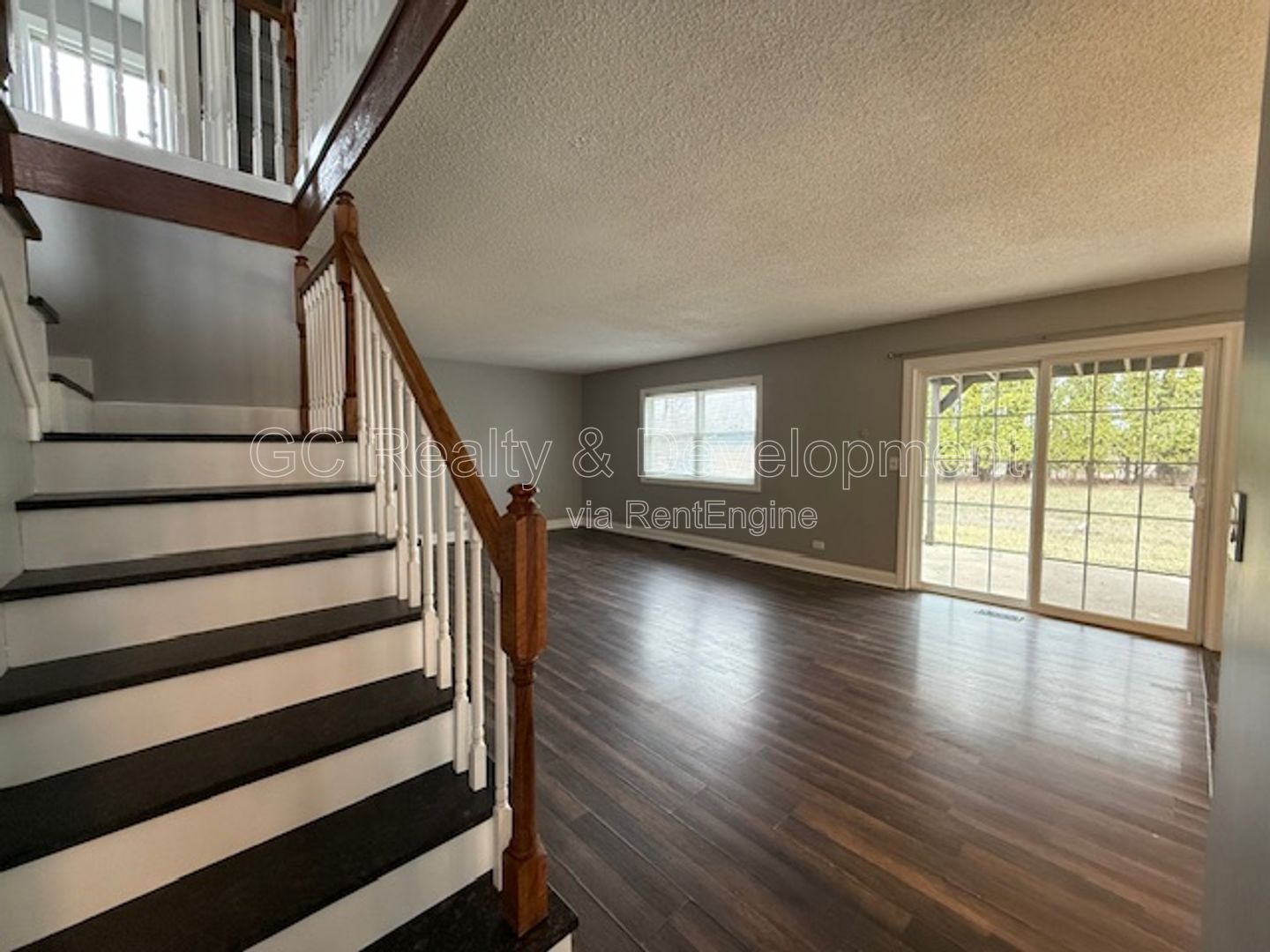 *** 4 BDRM - 2.5 BTH / RECENTLY UPDATED / LOFT LAYOUT / PET FRIENDLY / REAR PATIO W GAZEBO *** property image