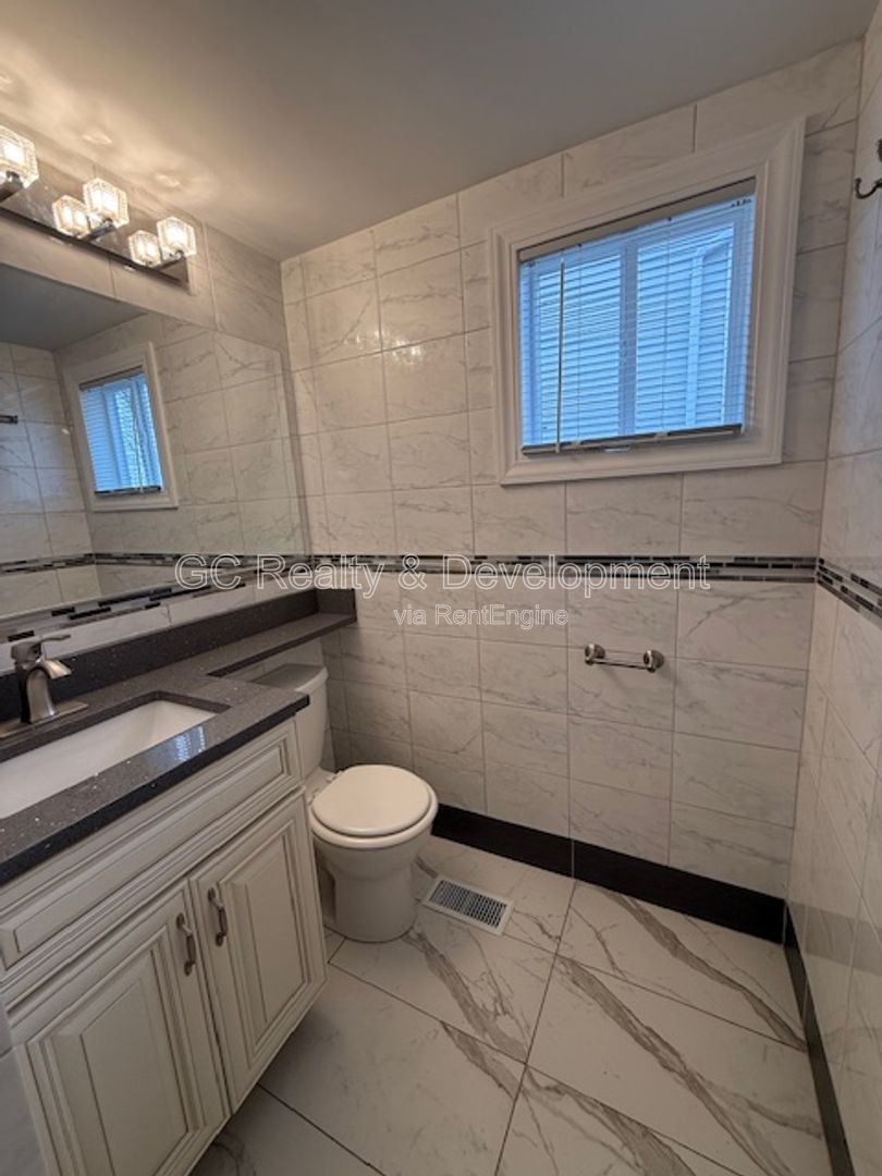 *** 4 BDRM - 2.5 BTH / RECENTLY UPDATED / LOFT LAYOUT / PET FRIENDLY / REAR PATIO W GAZEBO *** property image