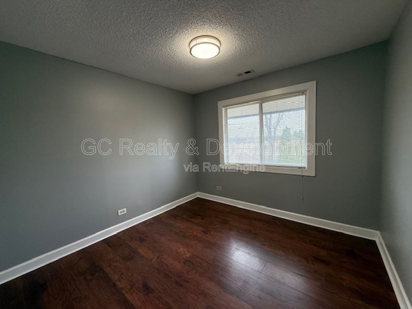 *** 4 BDRM - 2.5 BTH / RECENTLY UPDATED / LOFT LAYOUT / PET FRIENDLY / REAR PATIO W GAZEBO *** property image