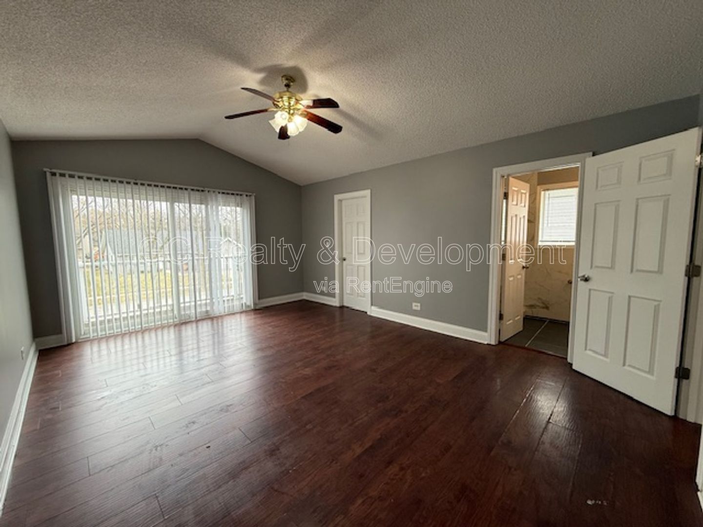 *** 4 BDRM - 2.5 BTH / RECENTLY UPDATED / LOFT LAYOUT / PET FRIENDLY / REAR PATIO W GAZEBO *** property image