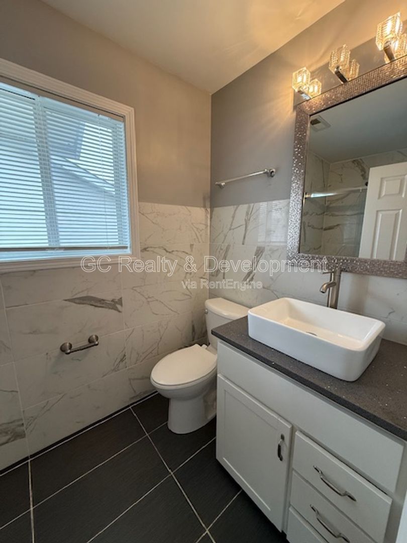 *** 4 BDRM - 2.5 BTH / RECENTLY UPDATED / LOFT LAYOUT / PET FRIENDLY / REAR PATIO W GAZEBO *** property image