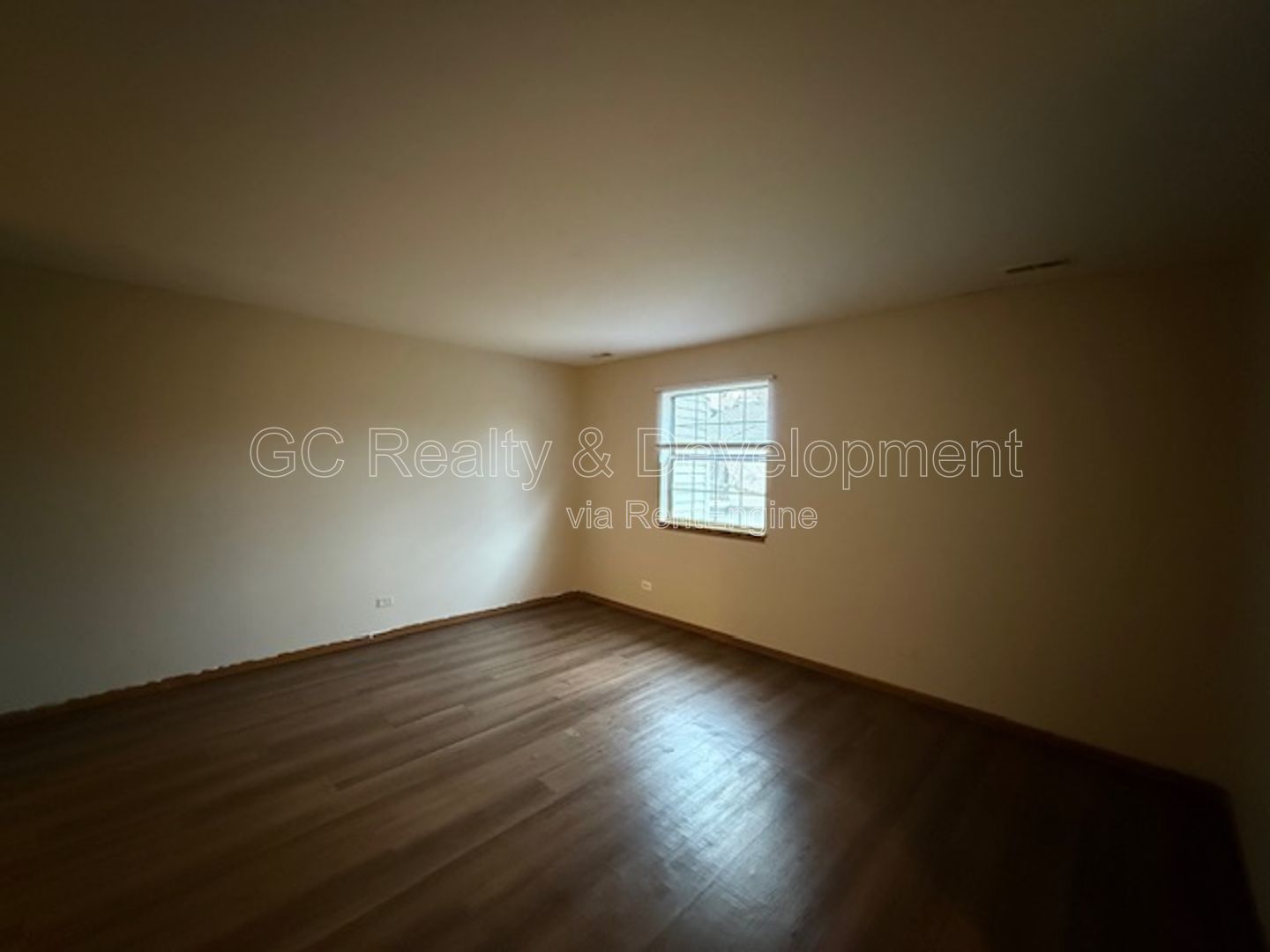 *** 2 BDRM / LAUNDRY IN UNIT / ATTACHED GARAGE / STORAGE / BALCONY *** property image