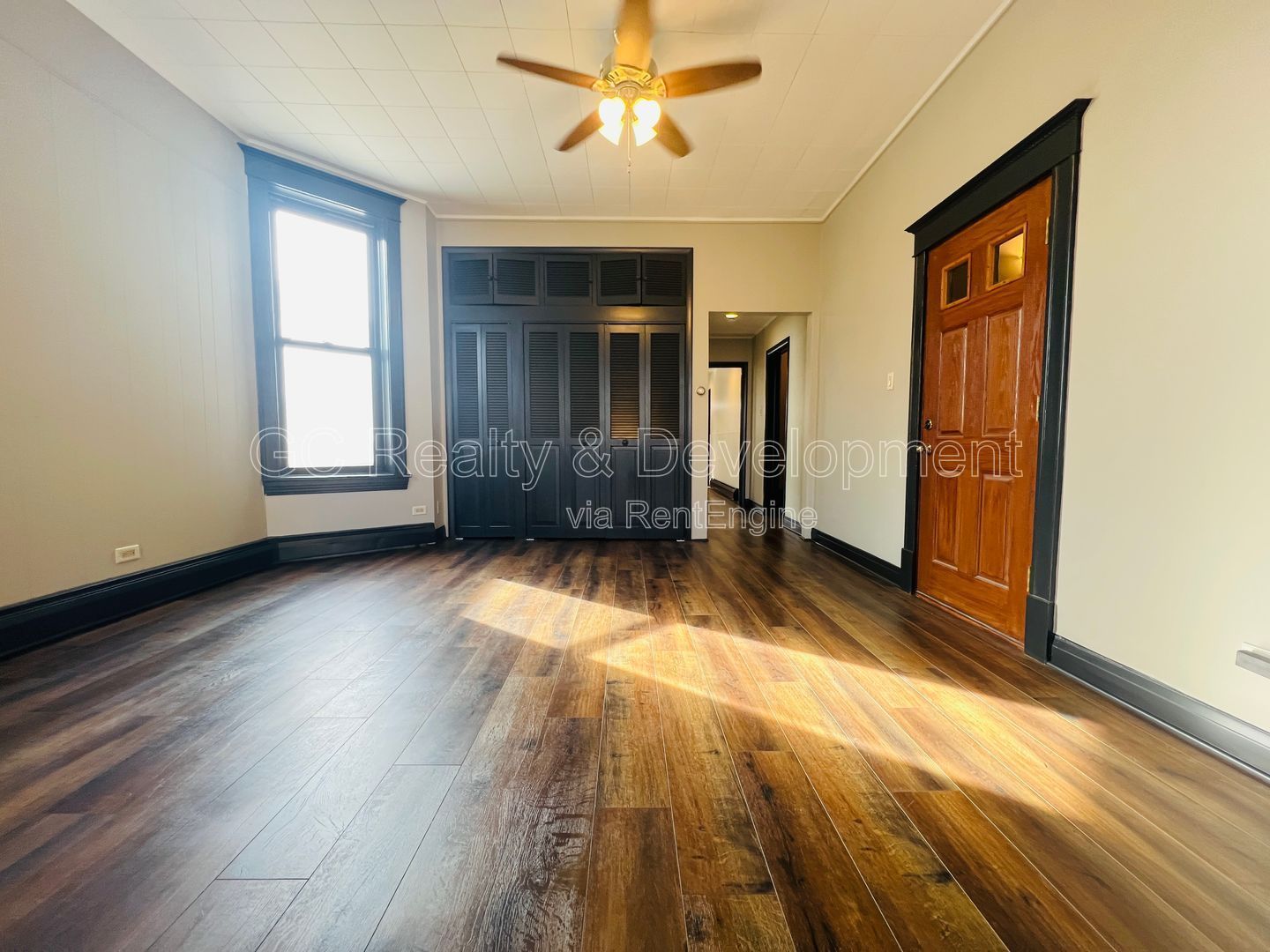 *** COMING SOON 4/15/26! / 2ND FLOOR UNIT / W&D ON SITE / OFFICE/DEN SPACE / PET FRIENDLY / COMMUTER FRIENDLY *** property image