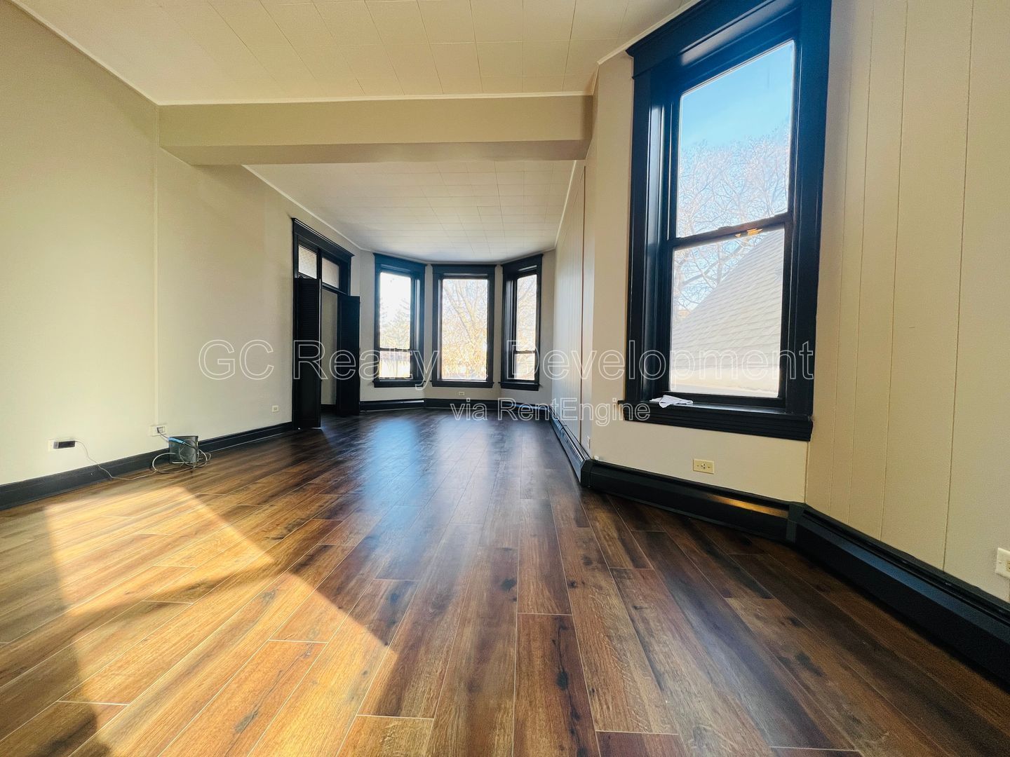 *** COMING SOON 4/15/26! / 2ND FLOOR UNIT / W&D ON SITE / OFFICE/DEN SPACE / PET FRIENDLY / COMMUTER FRIENDLY *** property image