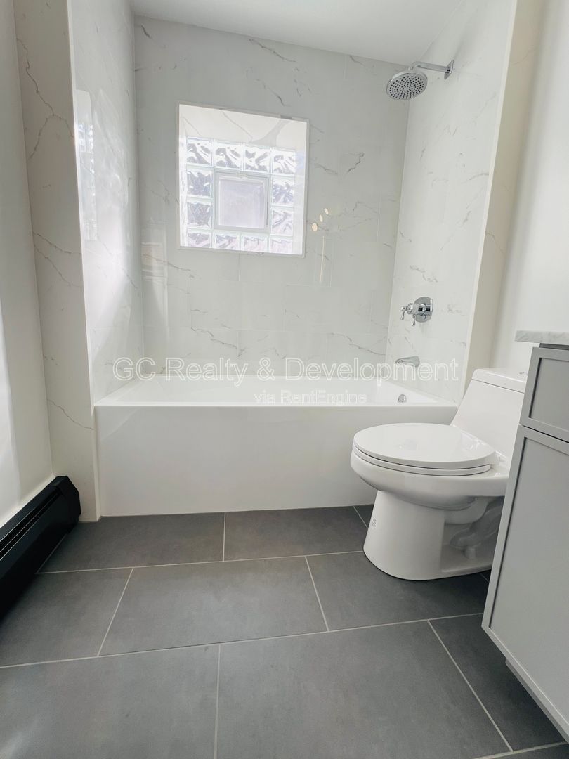 *** COMING SOON 4/15/26! / 2ND FLOOR UNIT / W&D ON SITE / OFFICE/DEN SPACE / PET FRIENDLY / COMMUTER FRIENDLY *** property image