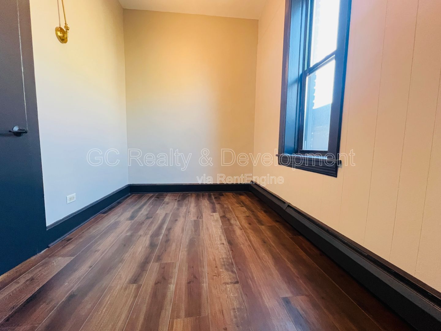 *** COMING SOON 4/15/26! / 2ND FLOOR UNIT / W&D ON SITE / OFFICE/DEN SPACE / PET FRIENDLY / COMMUTER FRIENDLY *** property image