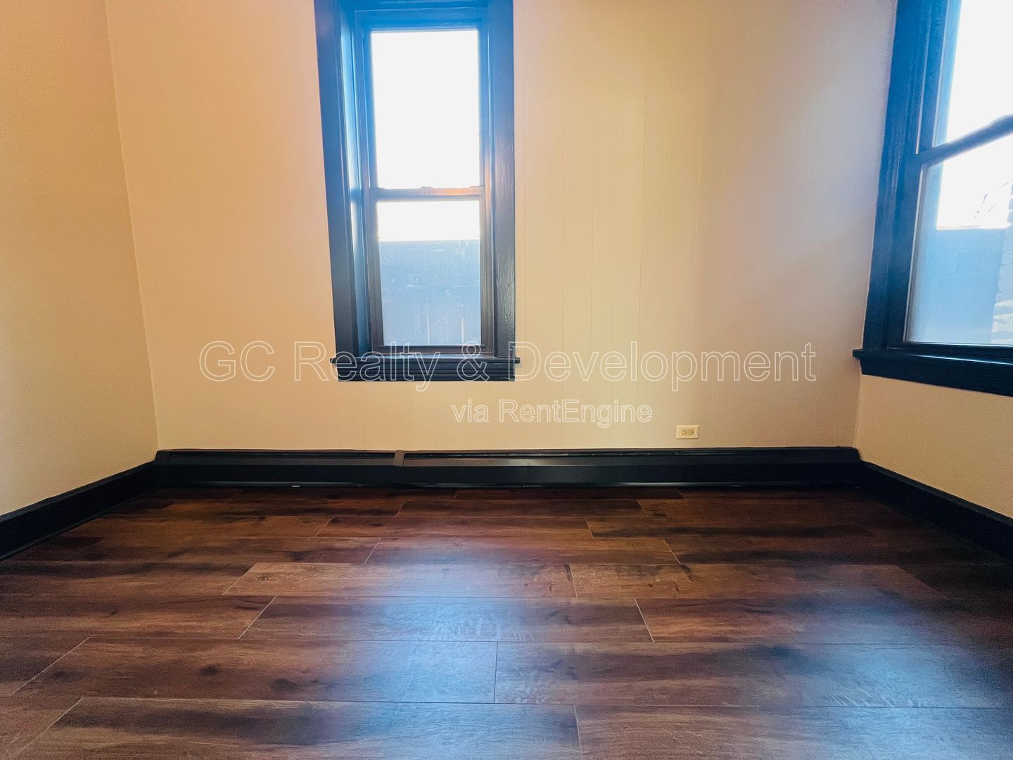 *** COMING SOON 4/15/26! / 2ND FLOOR UNIT / W&D ON SITE / OFFICE/DEN SPACE / PET FRIENDLY / COMMUTER FRIENDLY *** property image