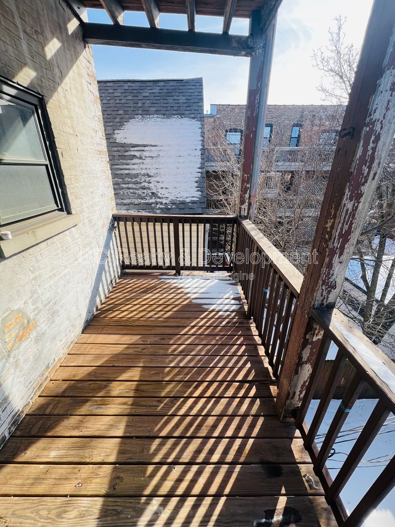 *** COMING SOON 4/15/26! / 2ND FLOOR UNIT / W&D ON SITE / OFFICE/DEN SPACE / PET FRIENDLY / COMMUTER FRIENDLY *** property image