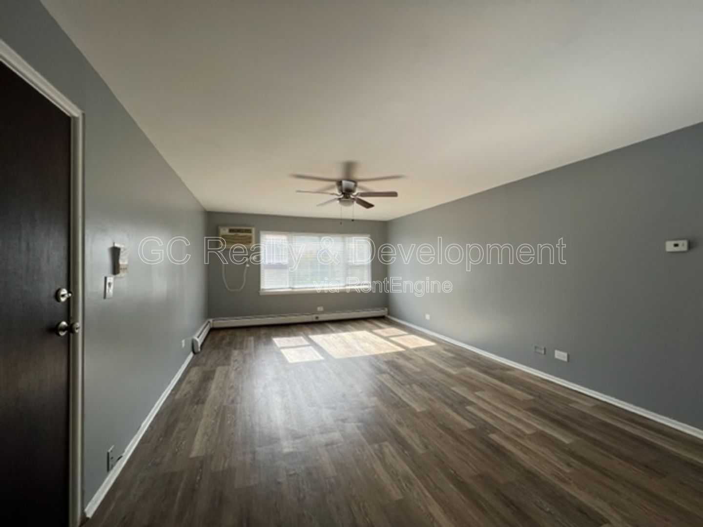 *** COMING SOON 4/15/26! / HEAT INCL / LARGE 1 BEDROOM / PAY ELECTRIC ONLY / LAUNDRY ON SITE *** property image