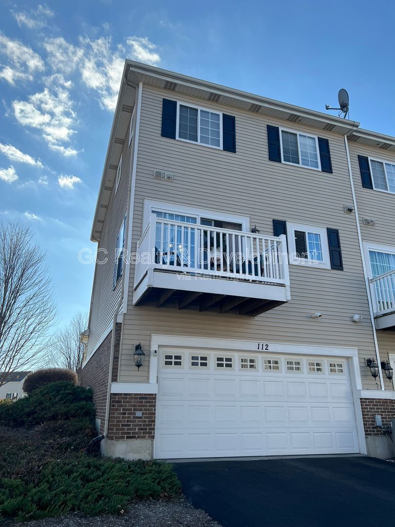 *** COMING SOON 5/15/26! / 3 BDRM - 2.5 BTH / FIN BSMT / SS APPL / LRG CLOSETS / CLUBHOUSE ACCESS *** property image