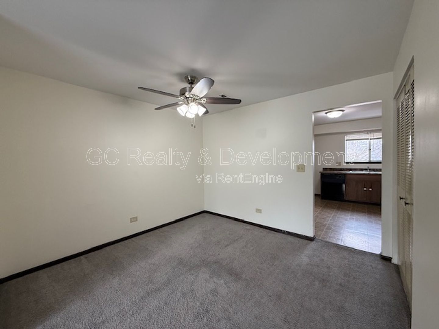 *** 2 BDRM / 2 PARKING SPOTS / STORAGE UNIT / CENTRAL AC / ONLY PAY ELECTRIC *** property image