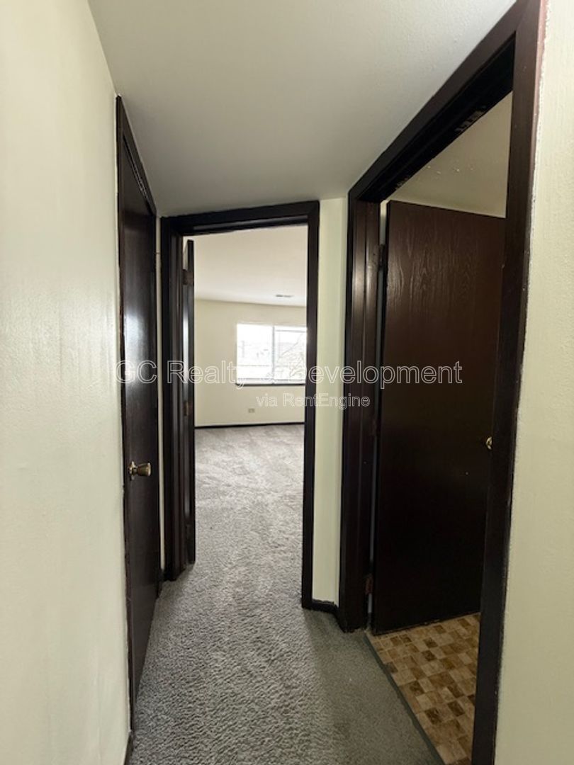 *** 2 BDRM / 2 PARKING SPOTS / STORAGE UNIT / CENTRAL AC / ONLY PAY ELECTRIC *** property image