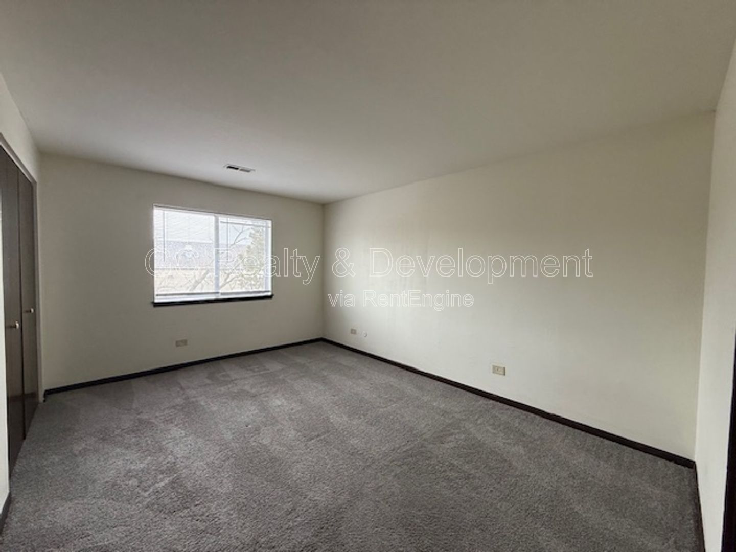 *** 2 BDRM / 2 PARKING SPOTS / STORAGE UNIT / CENTRAL AC / ONLY PAY ELECTRIC *** property image