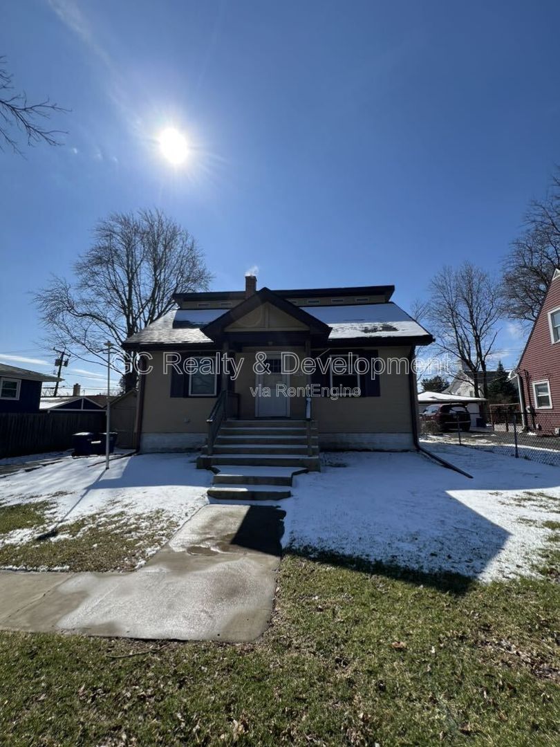 ***  COMING SOON 4/01/26! / 3 BDRM / RECENTLY UPDATED / FINISHED BSMT / FENCED YARD *** property image