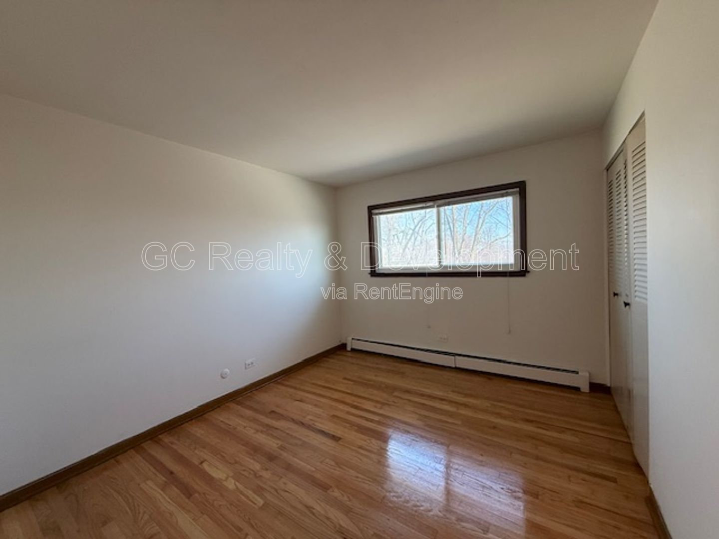 *** 2 BDRM / ASSIGNED PARKING / STORAGE UNIT / ONLY PAY ELECTRIC / ON SITE LAUNDRY *** property image
