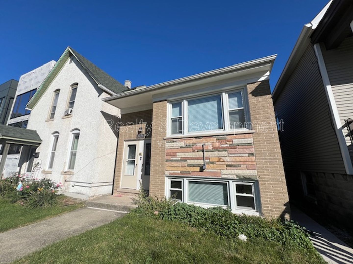 *** BERWYN / FULLY UPDATED / 2 BDRM - 1 BTH / SS APPL INCL/ COIN LAUNDRY IN BUILDING *** property image