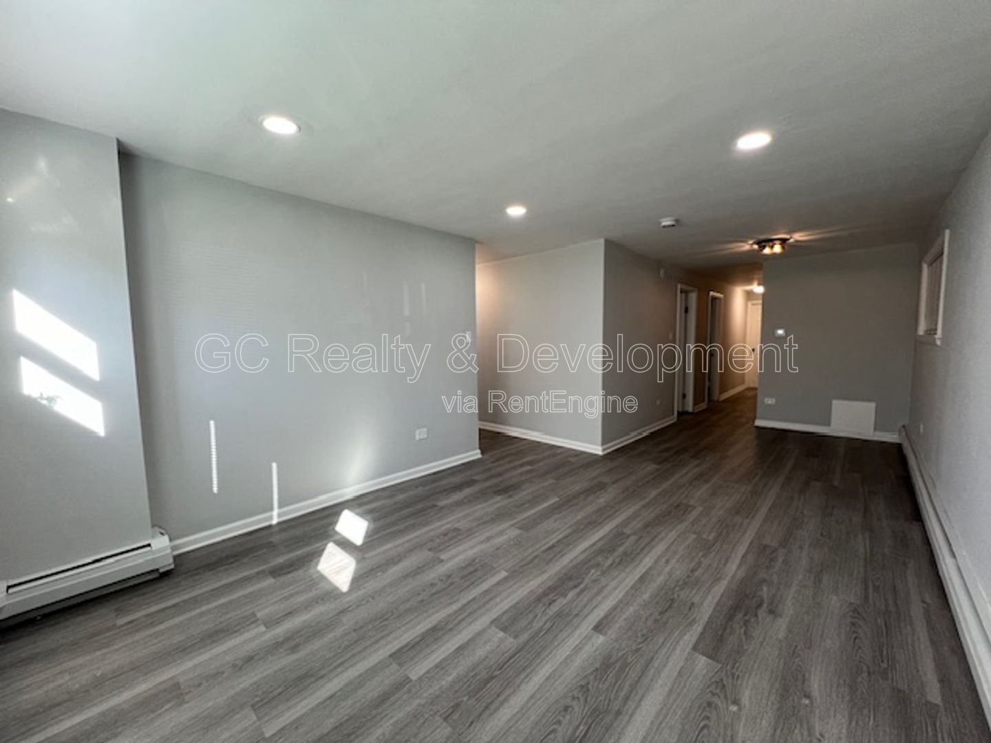 *** BERWYN / FULLY UPDATED / 2 BDRM - 1 BTH / SS APPL INCL/ COIN LAUNDRY IN BUILDING *** property image