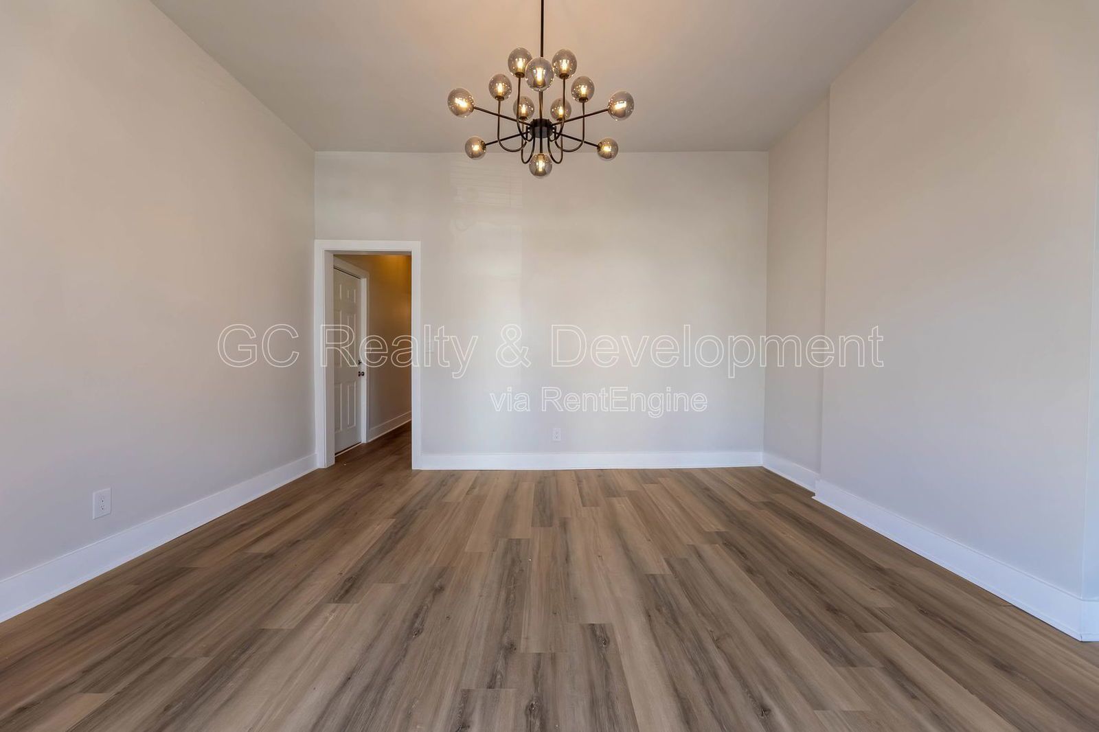 *** IN UNIT LAUNDRY / NEW KITCHEN & BATH / SS APPL / 12 FT CEILINGS / CENTRAL AC *** property image