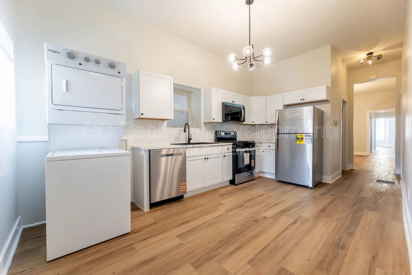 *** IN UNIT LAUNDRY / NEW KITCHEN & BATH / SS APPL / 12 FT CEILINGS / CENTRAL AC *** property image