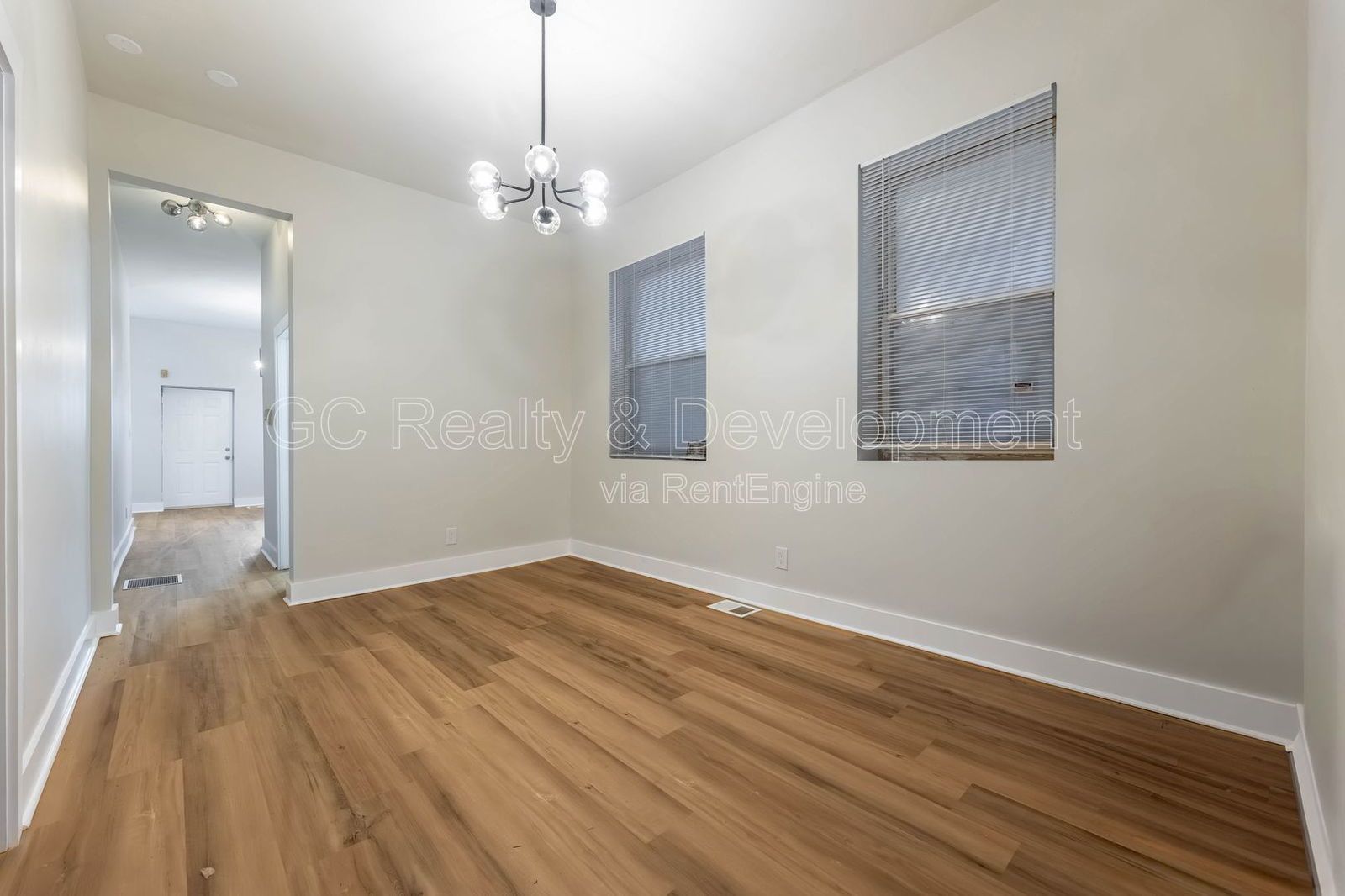 *** IN UNIT LAUNDRY / NEW KITCHEN & BATH / SS APPL / 12 FT CEILINGS / CENTRAL AC *** property image