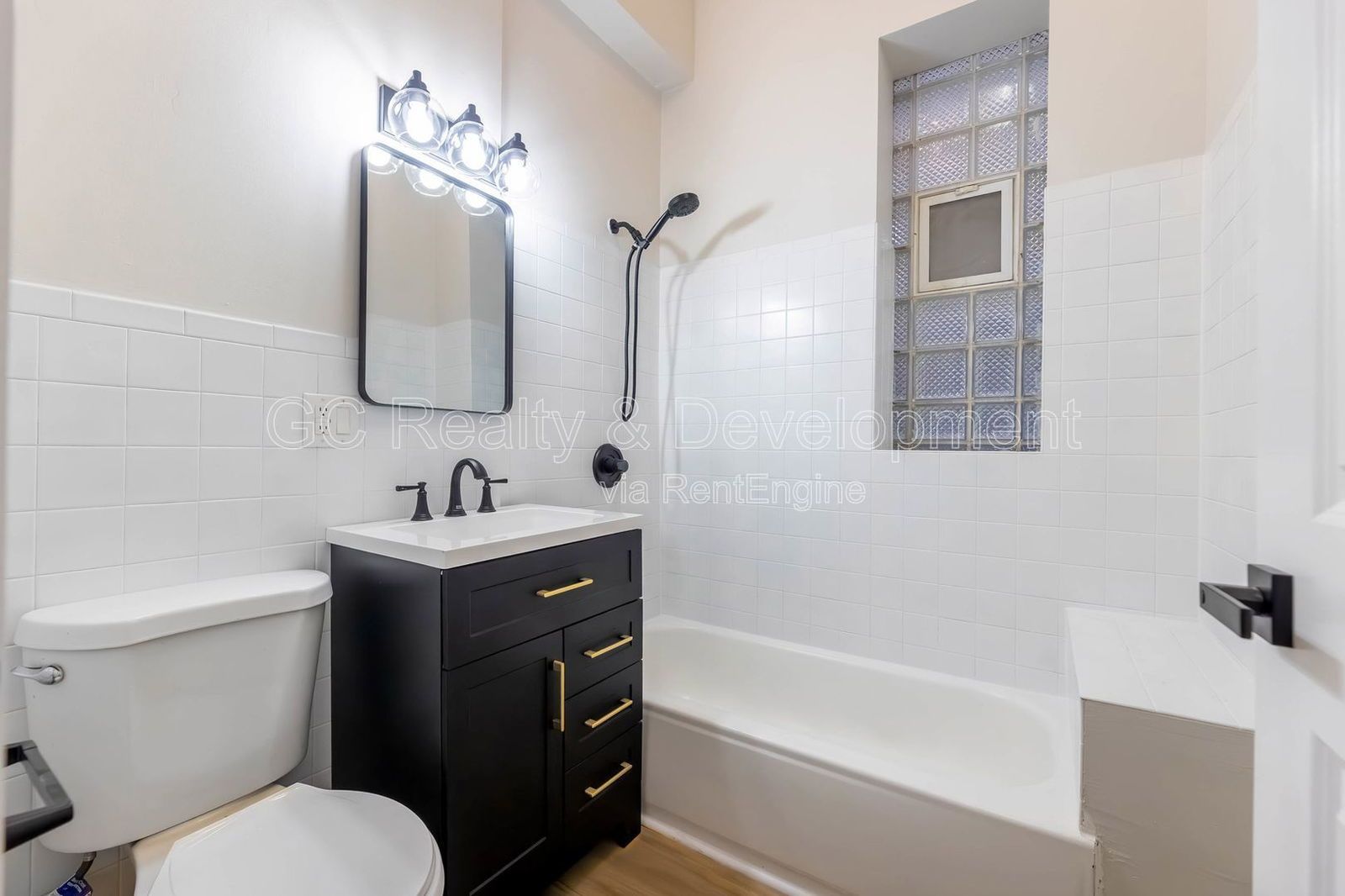 *** IN UNIT LAUNDRY / NEW KITCHEN & BATH / SS APPL / 12 FT CEILINGS / CENTRAL AC *** property image