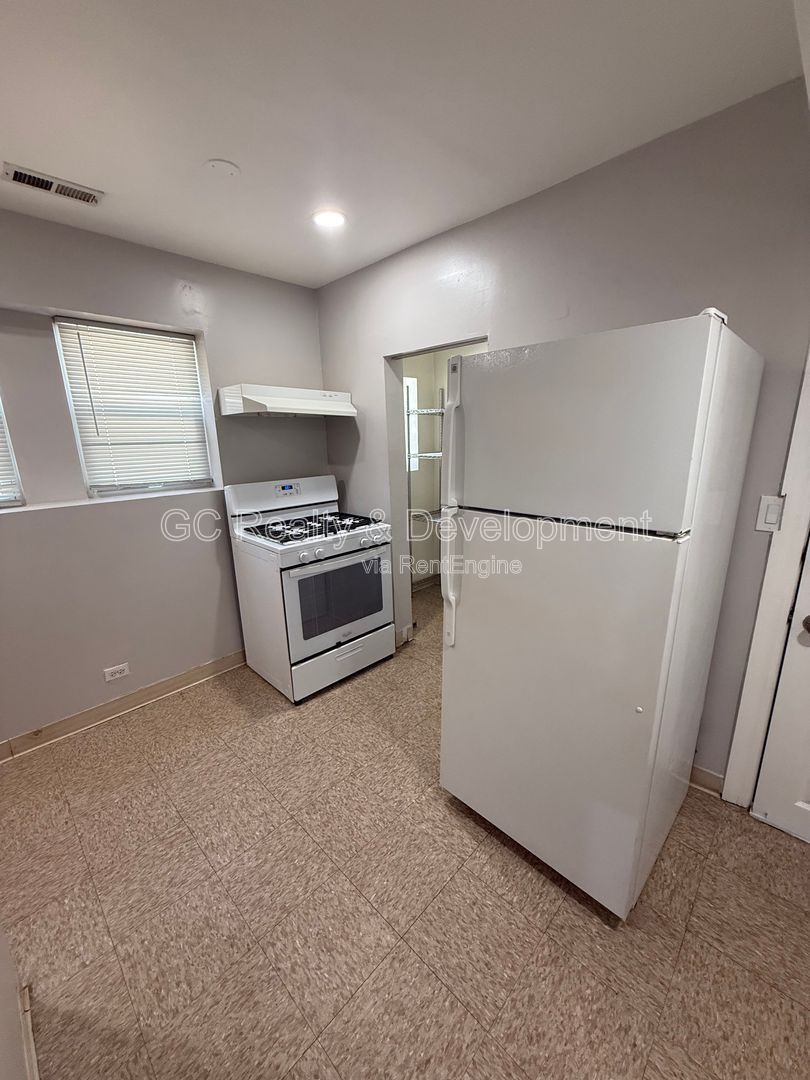*** GARDEN UNIT / 1 BDRM / CENTRAL AC *** property image