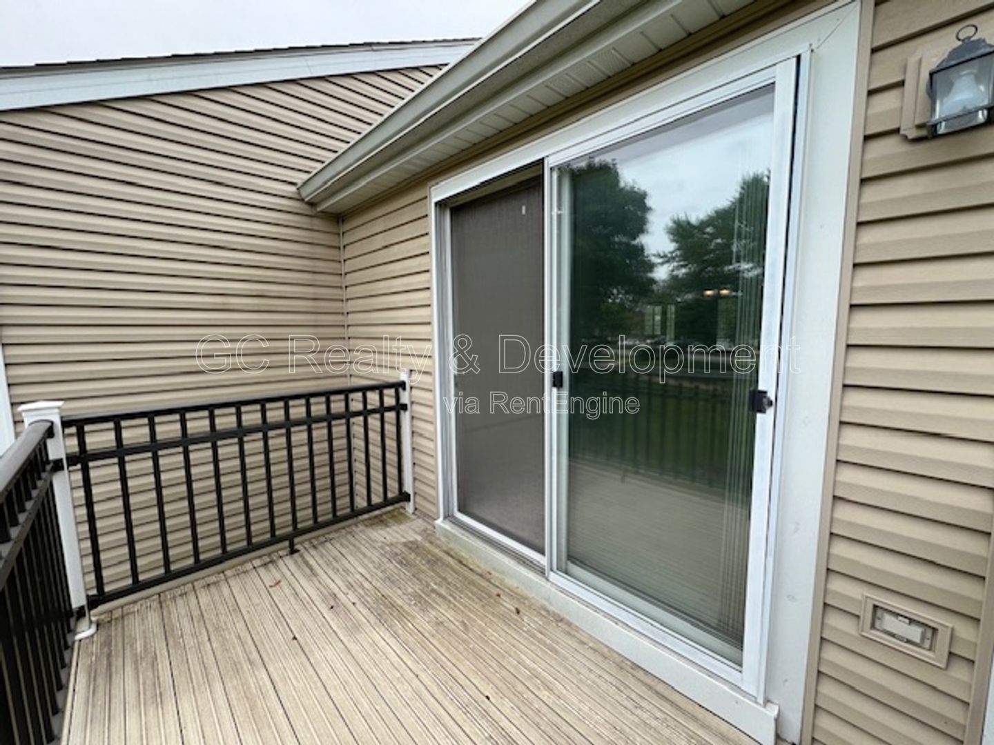 *** PRIME LOCATION / RECENTLY UPDATED / 2 BDRM - 2 BTH / PRIVATE BALCONY / ATTACHED GARAGE *** property image