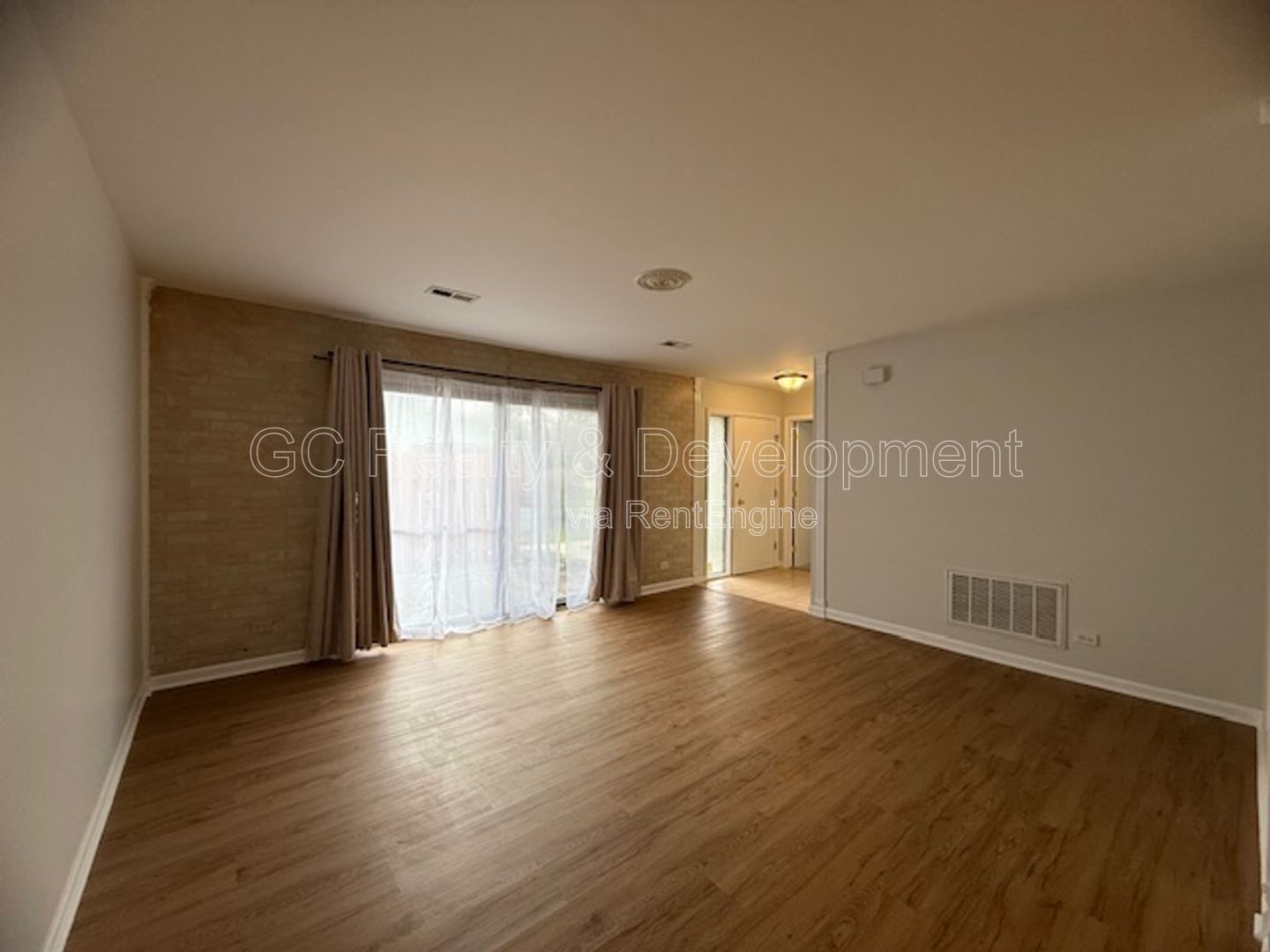 *** 2 BDRM - 1 BTH / IN UNIT LAUNDRY / ATTACHED GARAGE / CENTRAL AC *** property image