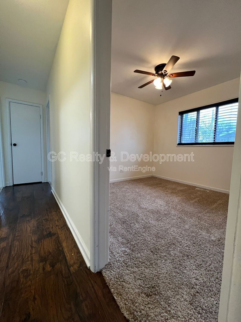 *** 3 BDRM - 2 BTH / GRANITE & SS APPL / LRG YARD / OPEN LAYOUT / DETACHED GARAGE *** property image