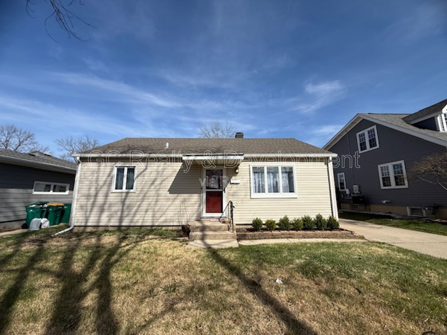 *** RECENTLY UPDATED / 3 BDRM / PET FRIENDLY / FENCED YARD / DETACHED GARAGE / CENTRAL AC *** property image