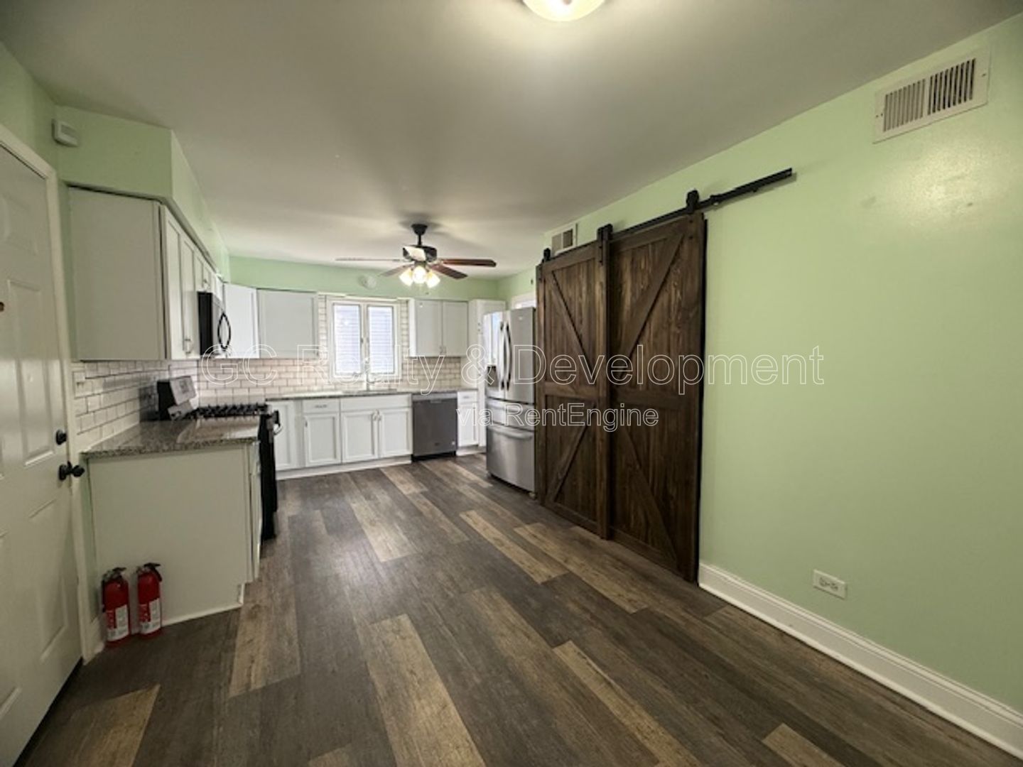 *** RECENTLY UPDATED / 3 BDRM / PET FRIENDLY / FENCED YARD / DETACHED GARAGE / CENTRAL AC *** property image